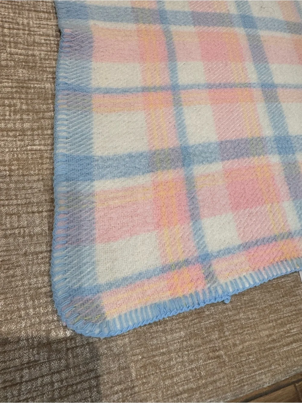Tennessee Woolen mills Acrylic Soft Pink Blue Vintage 39x43
